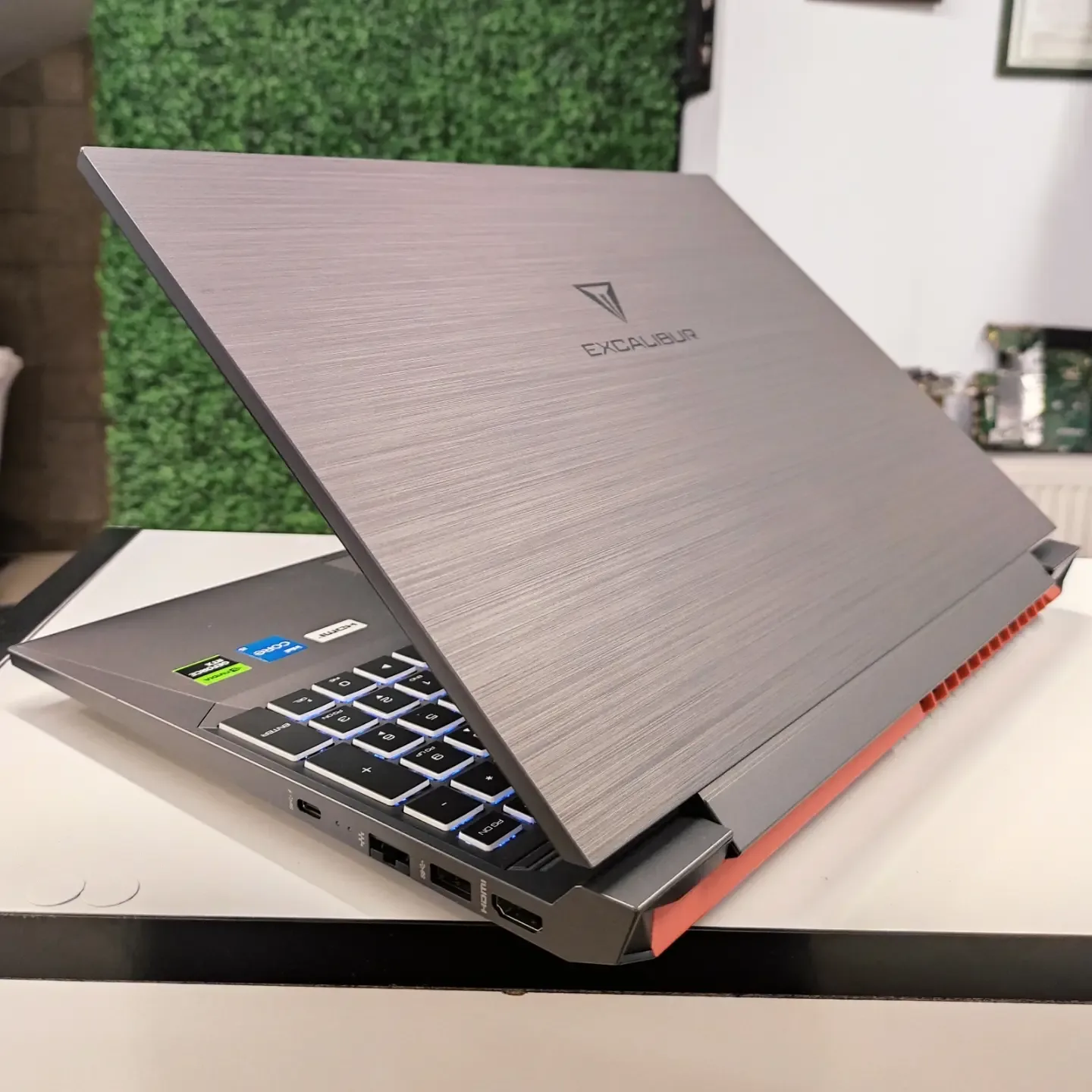 Casper Excalibur i5-12450H | RTX 4060 8GB | 16GB RAM