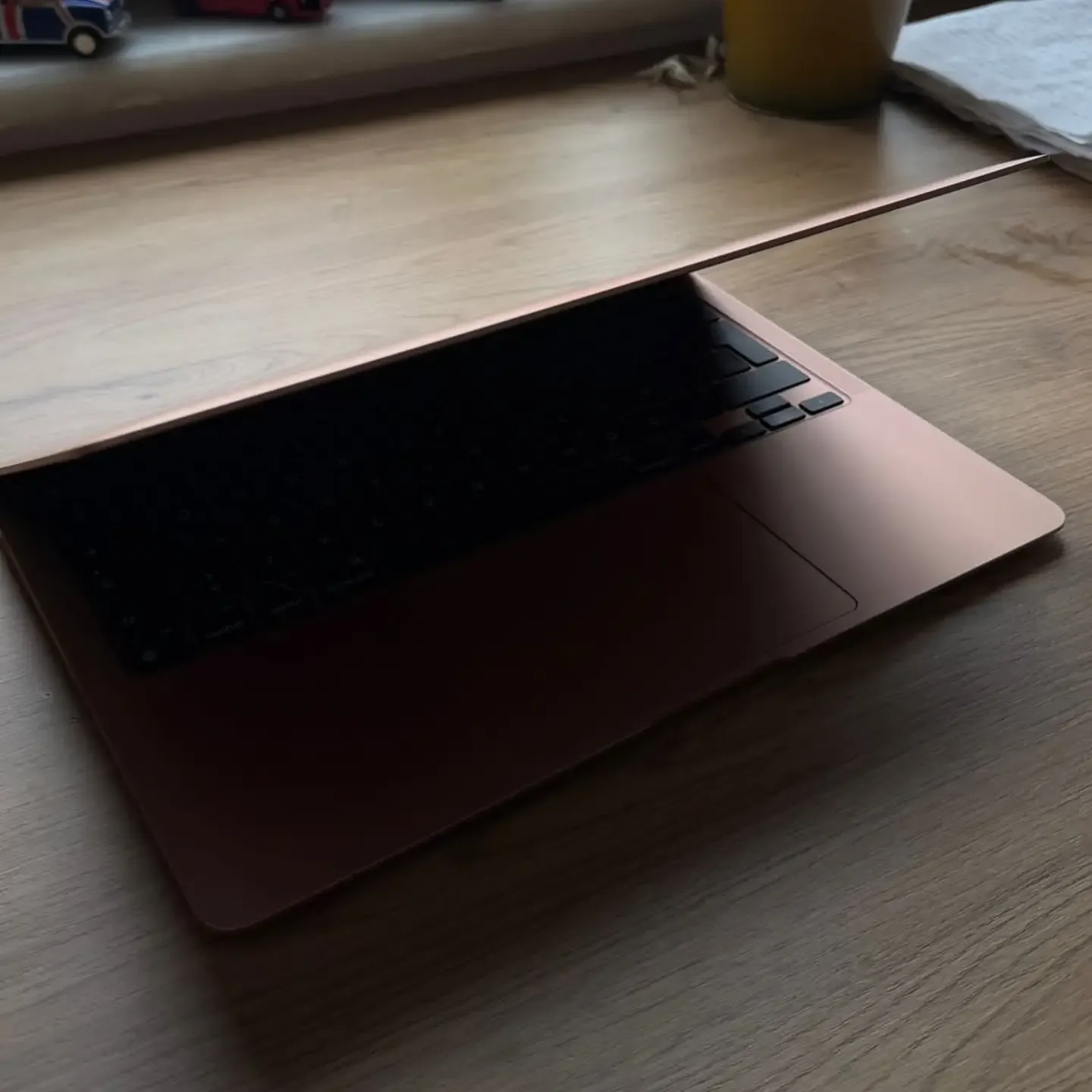 MacBook Air M1 8GB RAM 256GB SSD | %97 Pil Sağlığı